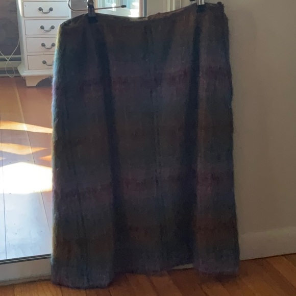 Vintage Scottish cape and skirt - Picture 2 of 5